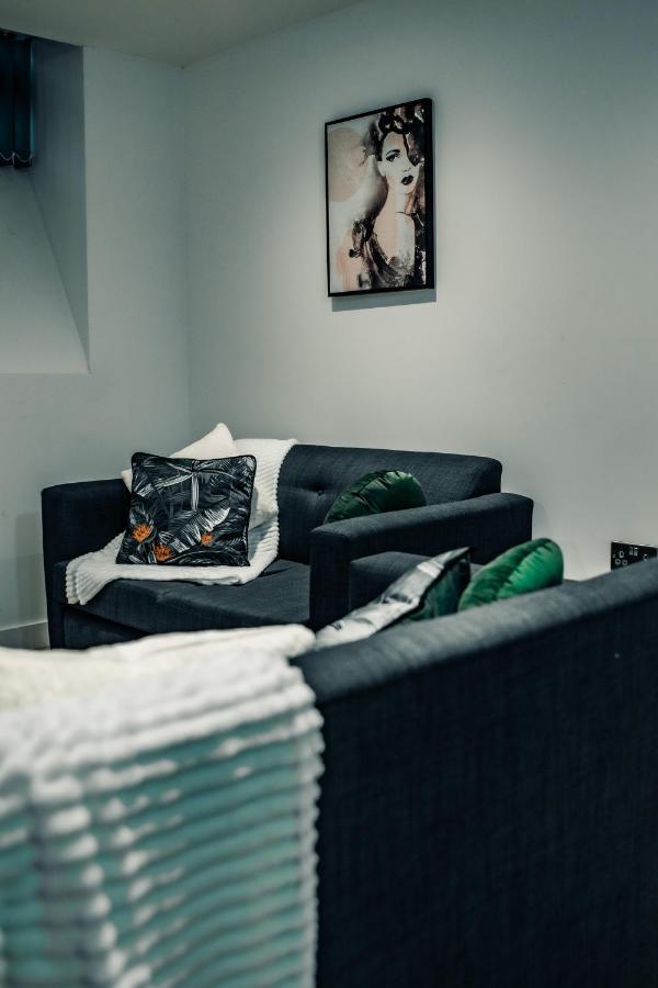 Bv Cosy Basement At Conditioning House Apartment Bradford (West Yorkshire)
