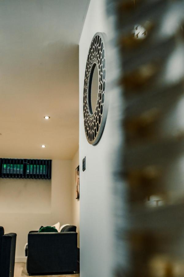 Bv Cosy Basement At Conditioning House Bradford (West Yorkshire)